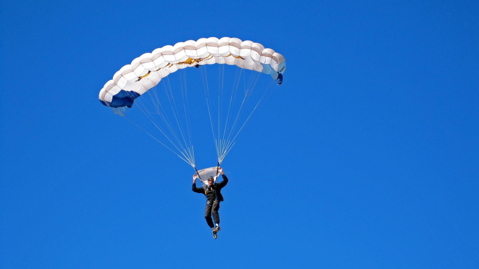 中国女排教练称年轻队员成长迅速，中国女排教练再上岗